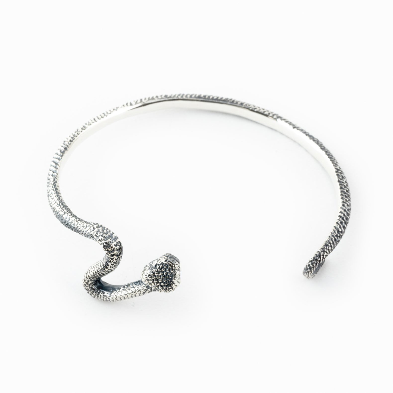 Bush Vipor Bangle